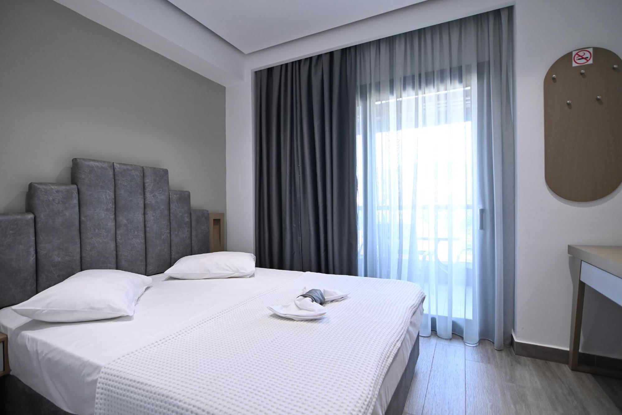 Amalia Rooms Sea View Vrasná Kültér fotó