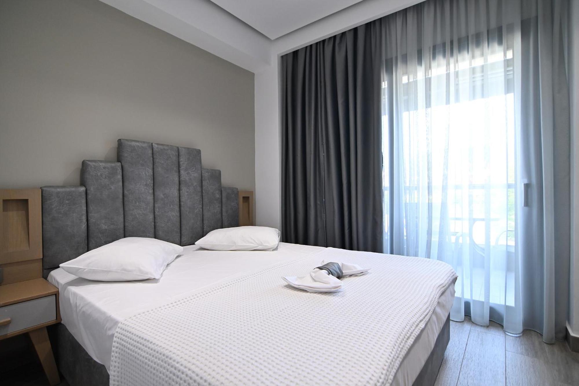 Amalia Rooms Sea View Vrasná Kültér fotó
